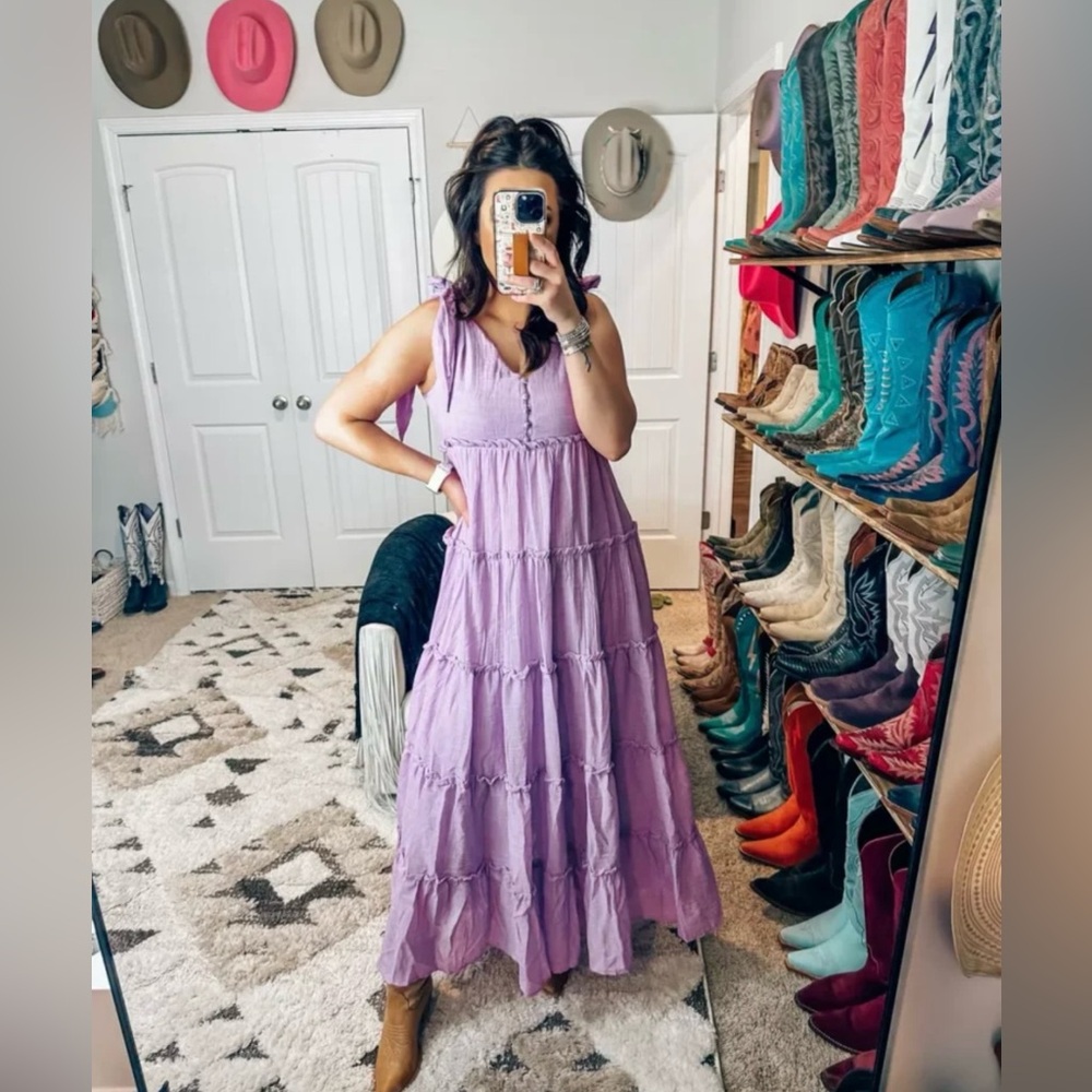 MEAVE ANTHROPOLOGY SORAYA LOOK-A-LIKE Free the Roses Lilac Maxi Dress - Picture 2 of 6